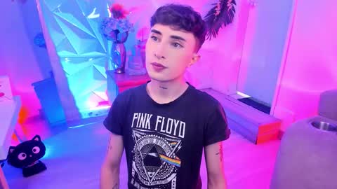     .  INDEPENDENT MODEL online show from 03.05.26