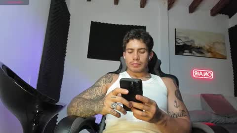 Snapshot of sebastianortizm chatting on 11.13.25 Lucian Sinclair online show from 11.13.25