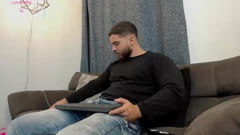 Snapshot of sebastianvilla__ chatting on 09.26.25 Instagram jeanpaulfit online show from 09.26.25