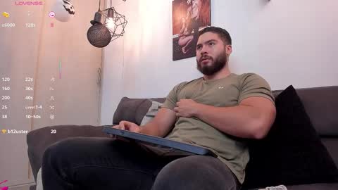 Snapshot of sebastianvilla__ chatting on 10.11.25 Instagram jeanpaulfit online show from 10.11.25