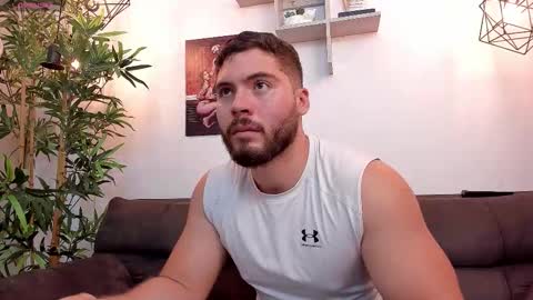 Snapshot of sebastianvilla__ chatting on 11.12.25 Instagram jeanpaulfit online show from 11.12.25