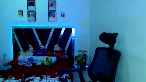 Snapshot of sebasxxl12 chatting on 05.17.26 Sebas online show from 05.17.26