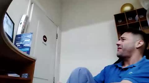 Snapshot of sebatorlop chatting on 02.27.26 Sebastian Torres Lpez online show from 02.27.26