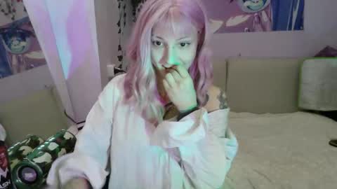 Snapshot of secret_bloom chatting on 11.18.25 secret_bloom online show from 11.18.25