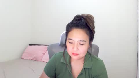 Snapshot of secretlover010101 chatting on 02.28.25 MILAN online show from 02.28.25