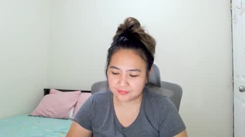 Snapshot of secretlover010101 chatting on 03.07.25 MILAN online show from 03.07.25