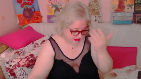 Snapshot of secretloverbbw chatting on 05.19.26 Alice online show from 05.19.26