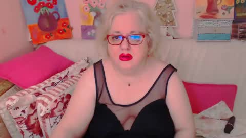 Snapshot of secretloverbbw chatting on 05.25.26 Alice online show from 05.25.26