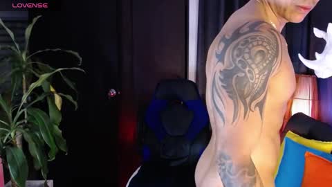 Snapshot of seddy_ chatting on 02.19.25 sed online show from 02.19.25