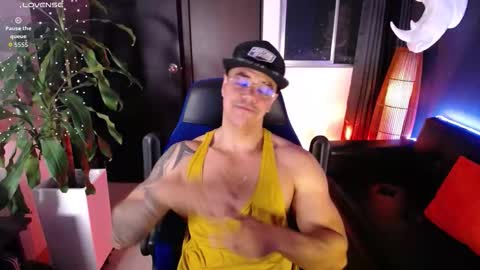 Snapshot of seddy_ chatting on 10.10.25 sed online show from 10.10.25