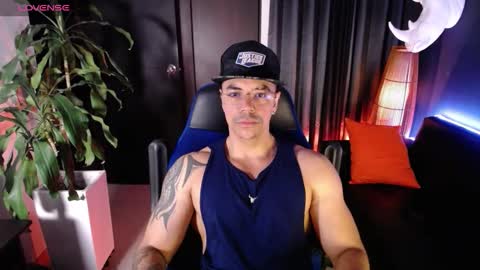 Snapshot of seddy_ chatting on 10.18.25 sed online show from 10.18.25