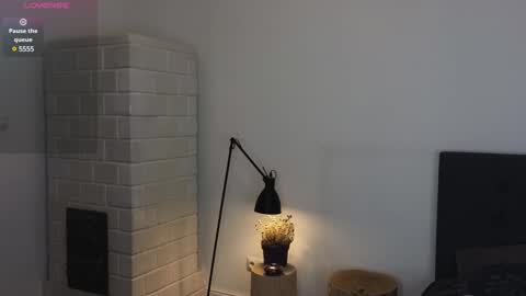 Snapshot of seduced_by_sara chatting on 12.21.24 Sara online show from 12.21.24