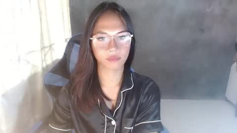 Snapshot of seducive_thea chatting on 02.28.26 seducive_thea online show from 02.28.26