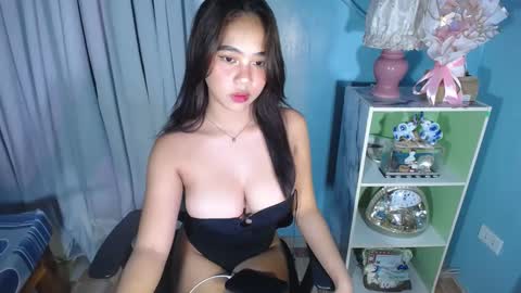 Snapshot of seductive_lucy69 chatting on 01.20.25 YOURLOVEAPRIL online show from 01.20.25