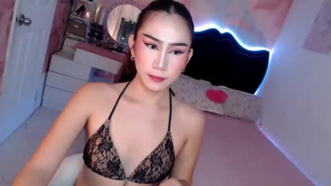 Snapshot of seductive_vana chatting on 05.16.26 Vanessa online show from 05.16.26