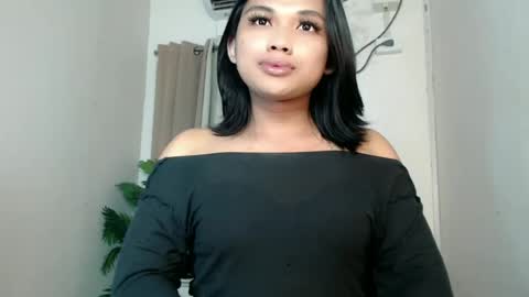 Snapshot of seductivedeluxe69 chatting on 06.24.26 Deluxe online show from 06.24.26