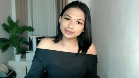 Snapshot of seductivedeluxe69 chatting on 07.28.26 Deluxe online show from 07.28.26