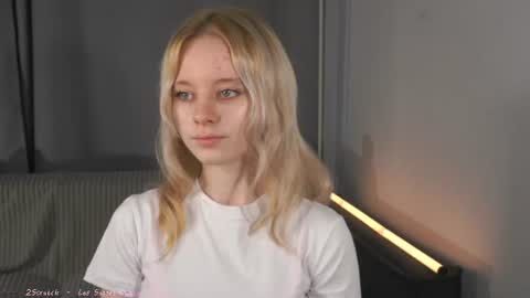 See Its honey bunny  im Lana online show from 07.02.26