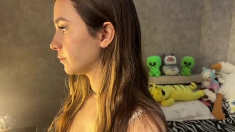 Snapshot of seeeyoubaby chatting on 04.06.26 Slavia online show from 04.06.26