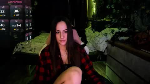 Snapshot of selby_paine chatting on 10.26.25 Selby online show from 10.26.25