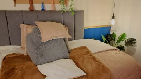 Call me S E L E N A   online show from 03.31.26