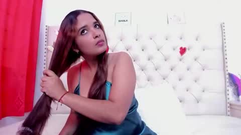 selena_beautyy online show from 03.15.26