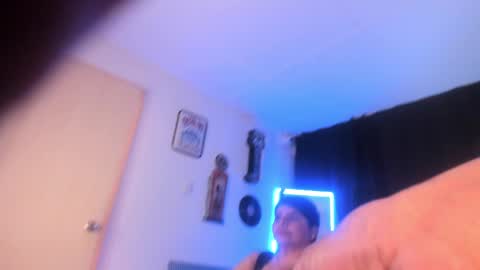 Snapshot of selena_ferreira chatting on 10.09.25 Selena online show from 10.09.25