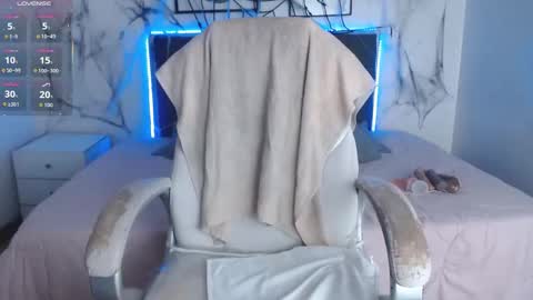 Selena online show from 10.26.25