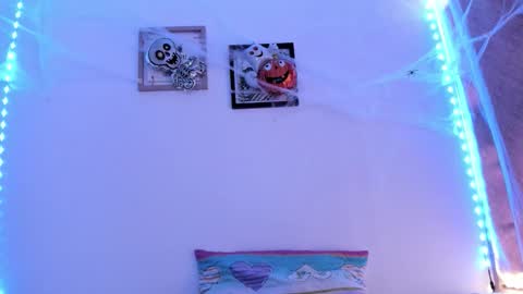 Snapshot of selena_jhonson1 chatting on 10.29.25 Karen online show from 10.29.25