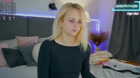 Selena Lily online show from 09.29.25