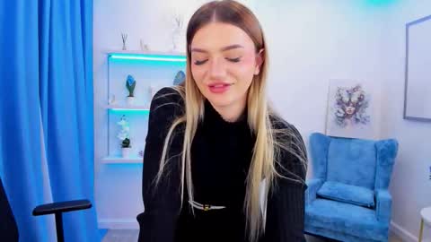 selenaemoore online show from 10.04.25