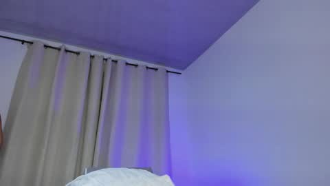 selenafox online show from 09.19.25