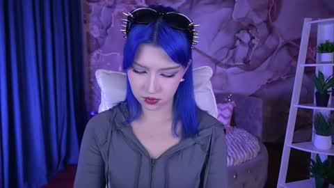 Snapshot of selenairis chatting on 11.13.25 selenairis online show from 11.13.25