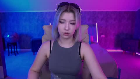 selenairis online show from 04.17.26