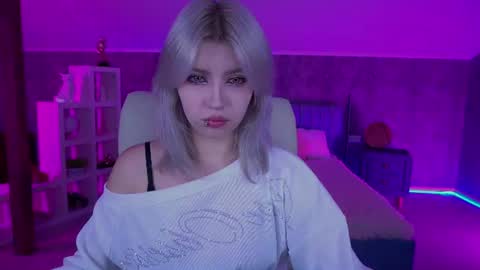 selenairis online show from 06.18.26