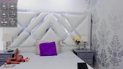 Selena reyess online show from 09.24.25