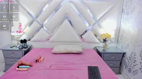 Selena reyess online show from 10.14.25