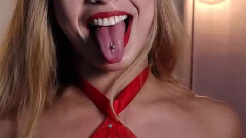 Snapshot of selenarossi chatting on 03.09.25 SelenaRossi online show from 03.09.25