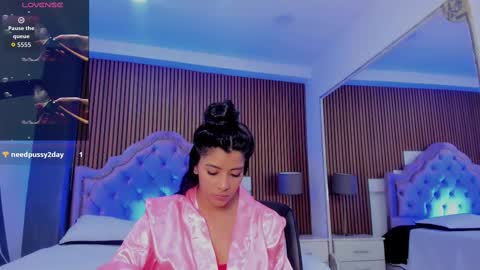 Snapshot of selenastonne chatting on 10.01.25 selenastonne online show from 10.01.25