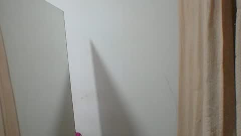 Snapshot of selene_azahar chatting on 10.01.25 selene online show from 10.01.25