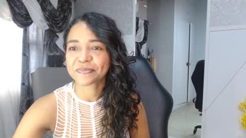 Snapshot of selene_bubble chatting on 02.24.26 Selene online show from 02.24.26