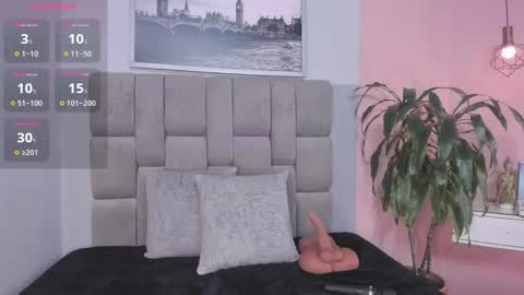 Snapshot of selene_tylor_ chatting on 11.11.25 Selene online show from 11.11.25