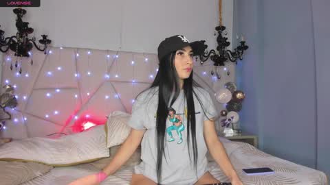 Snapshot of selenee__ chatting on 01.05.25 Selenee online show from 01.05.25