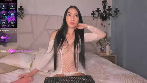 Snapshot of selenee__ chatting on 03.08.25 Selenee online show from 03.08.25
