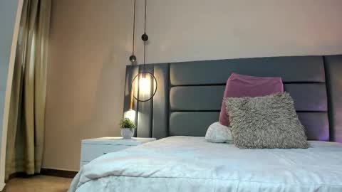 Snapshot of selenelujan chatting on 02.25.26 Selene Lujan online show from 02.25.26