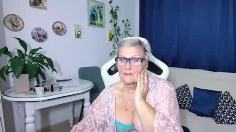 Selenna online show from 12.20.25