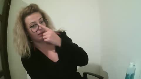 Selenna online show from 09.27.25
