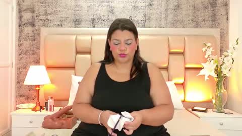 Selenna Cooper online show from 12.02.25