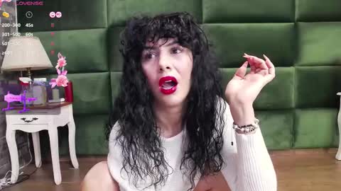 Snapshot of selensummer chatting on 10.11.25 Selen online show from 10.11.25