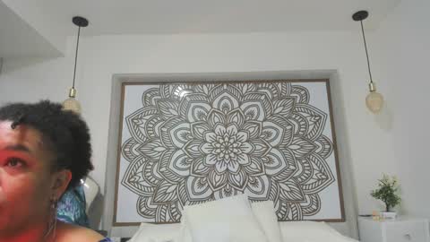 Snapshot of selket_ chatting on 01.22.25 Selket online show from 01.22.25